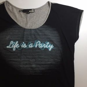 Love Moschino Tee✨ Size 6